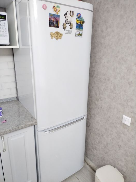 Продам холодильник Аристон