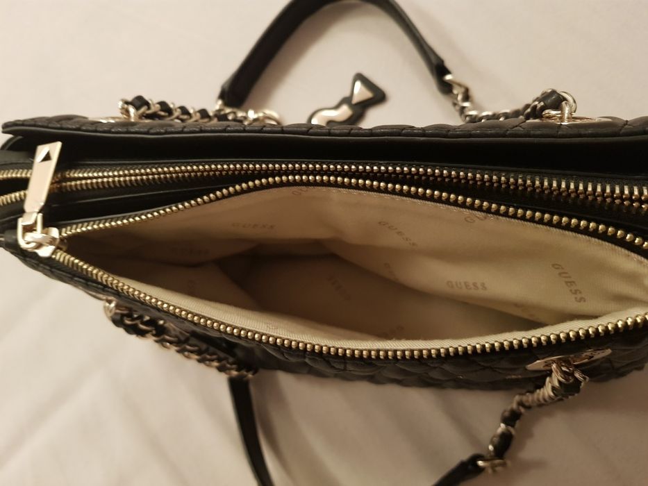 Дамска чанта Guess