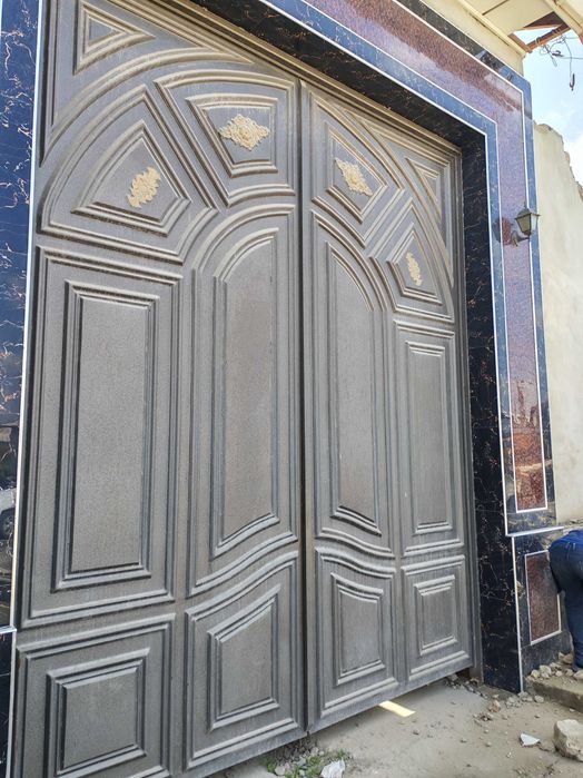 Darvoza qalin ogiri listi qalin.