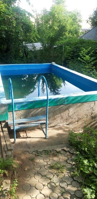 Продаётся дача 6 соток в ЧАРВАКЕ
Домик состоящи