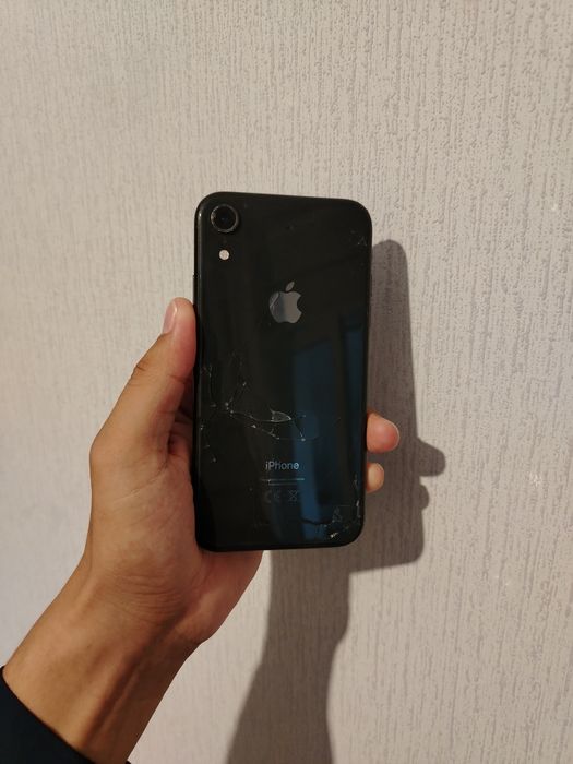 Продам телефон XR