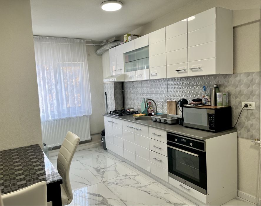 Proprietar, vând apartament 2 camere în zona Micălaca