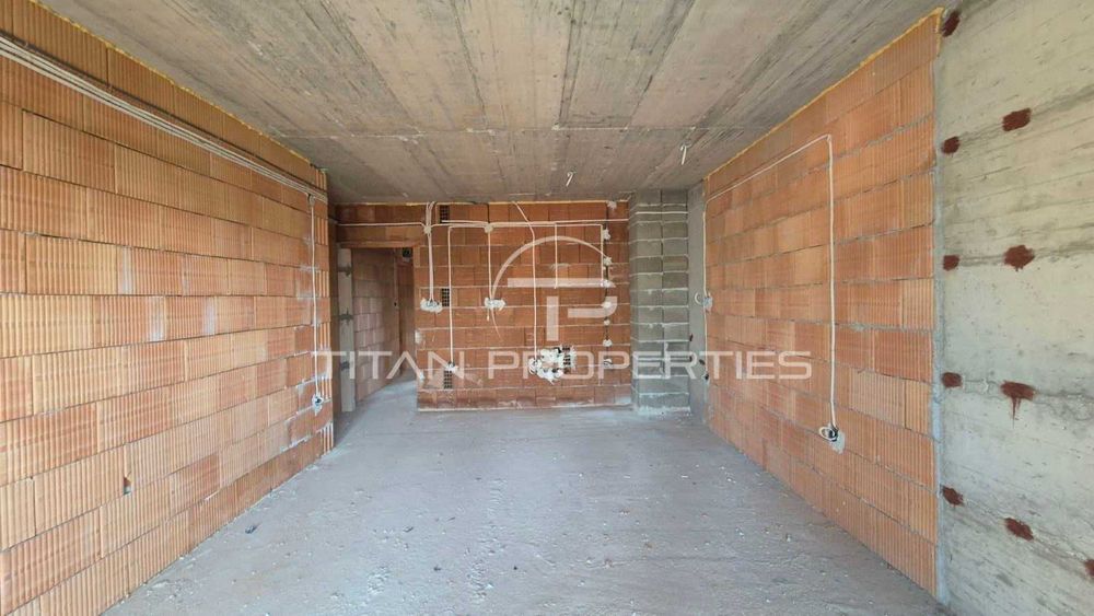 Продава се Тристаен апартамент в Пловдив, Кючук Париж - 100 кв.м за 1589 €/кв.м - Снимка #1