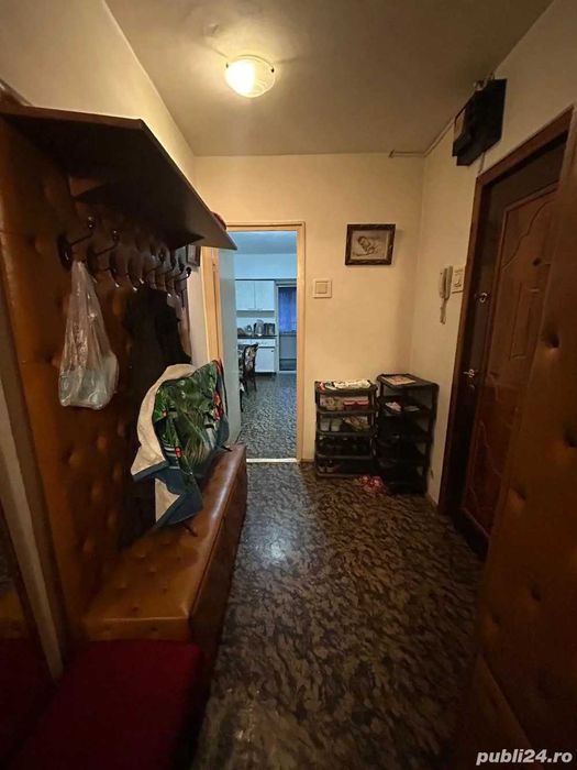 Apartament cu 3 camere ( spatiu comercial) CET ANDA