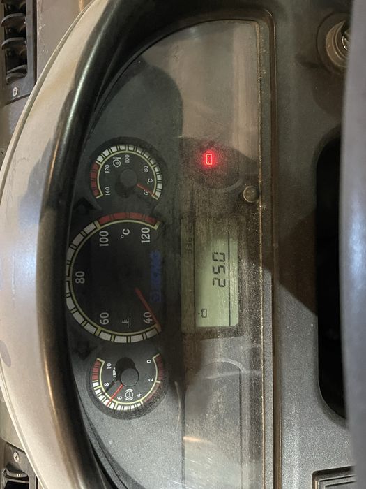 Продам фронтальный погрузчик LW300FN