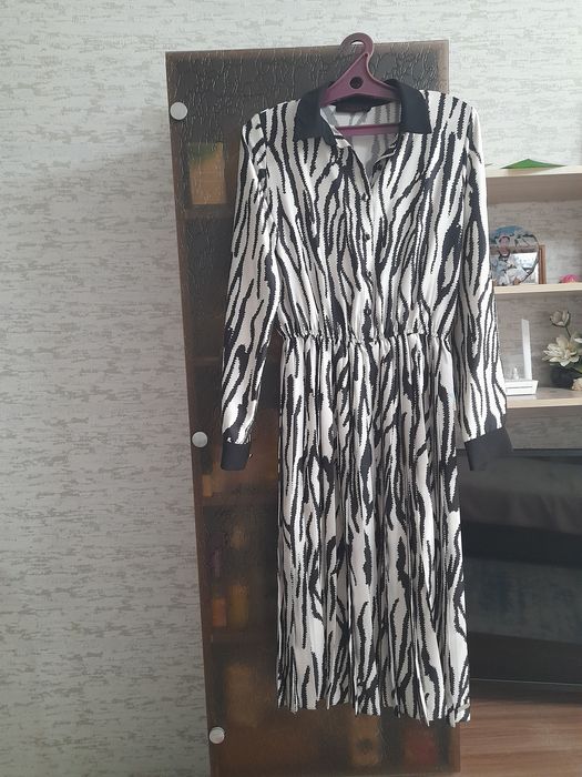 Продам костюм ( платье с пиджаком))