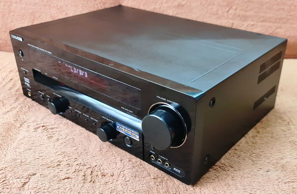 Kenwood KRF-V5200 putere 2X100 W pe 8 Ohm sau 5X100 W pe 8 Ohm