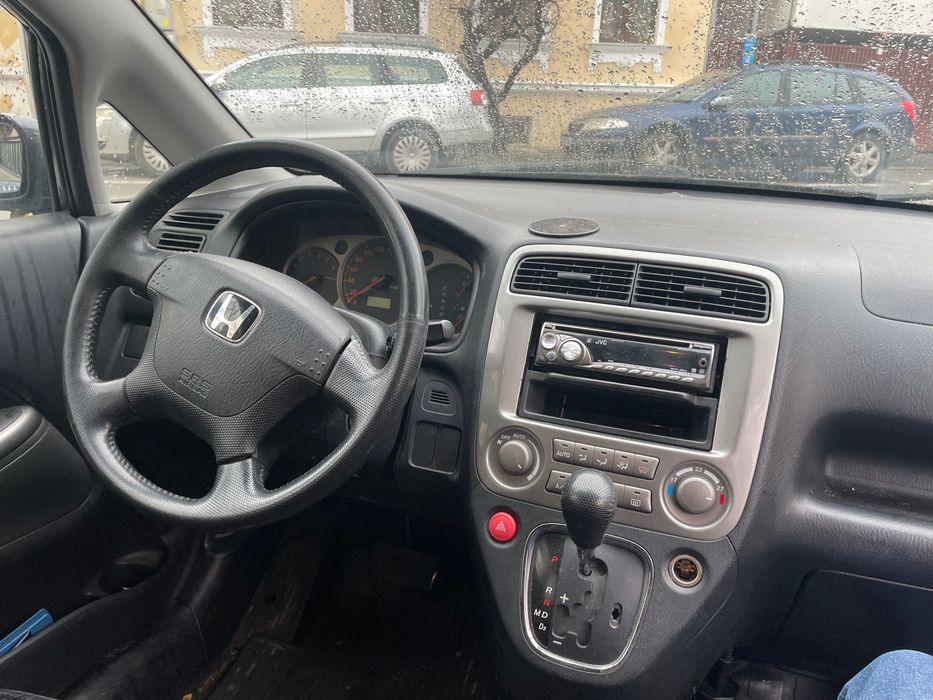 Honda stream 1.9