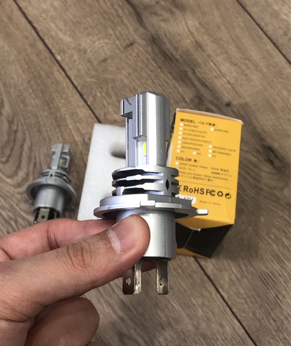 Продам новые лед лампы H4