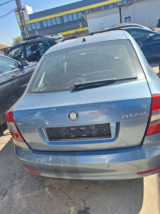Dezmembram Skoda octavia 2 facelift hatchbak 1.6 benzina cod motor Bse cutie manuala 5+1trepte