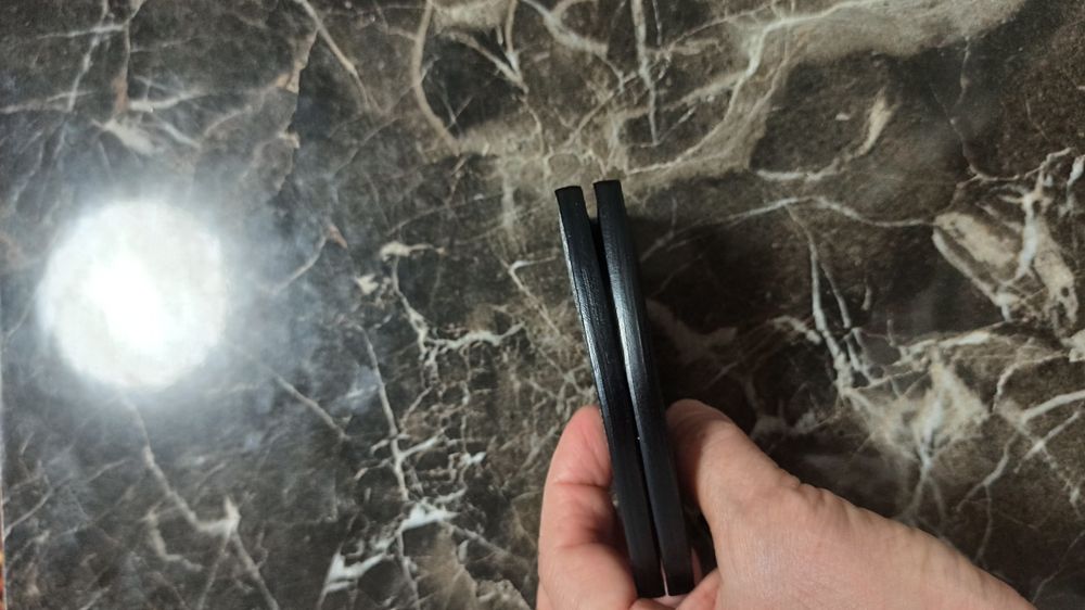 Продается картхолдер.