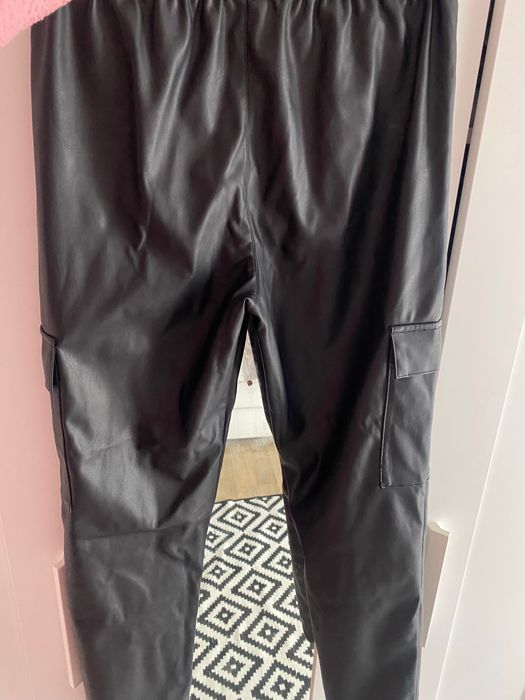 Pantalon imitație de piele 152