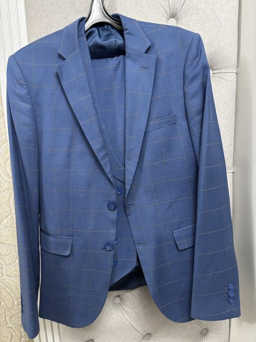 Продается котюмы тройки