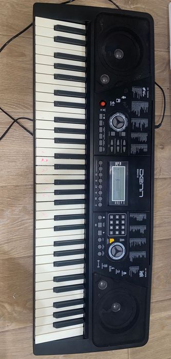 Продам синтезатор dek610