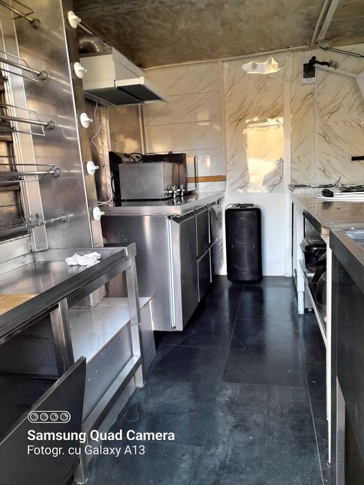 Fast food Mercedes mb 100