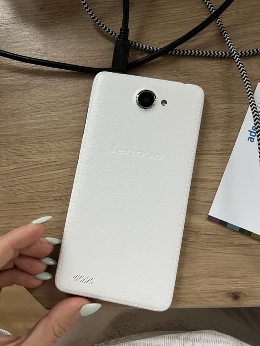 Lenovo A816 – pentru piese / nu pornește fără cablu