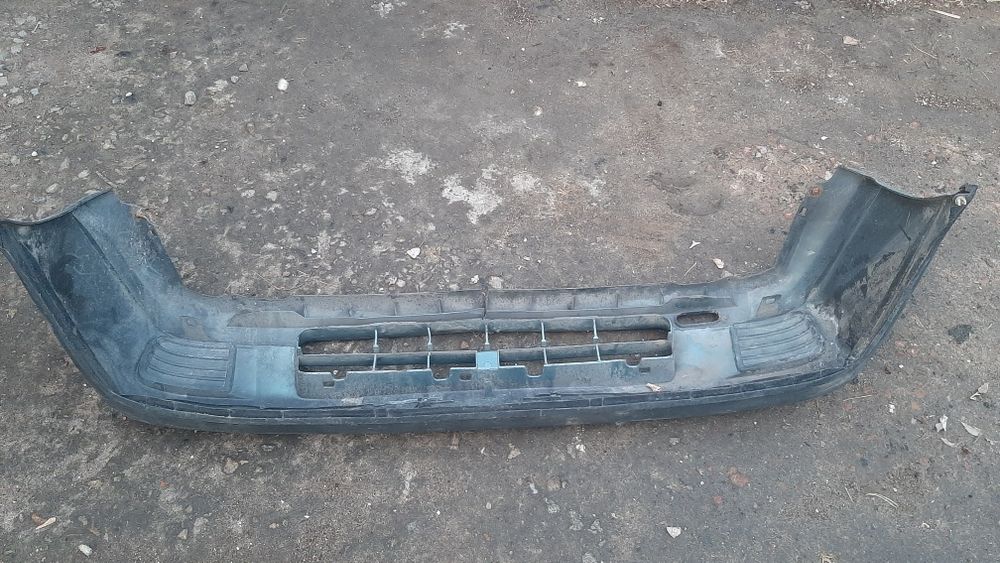 продам передний бампер ниссан санни