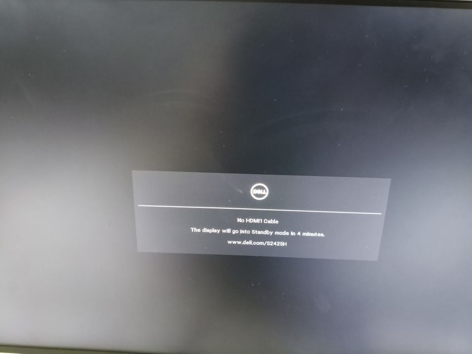 Monitor Dell vechi de vânzare funcțional, cu zgârieturi și pete ușoare, dar perfect utilizabil, predare personală, vând urgent, preț mic fix