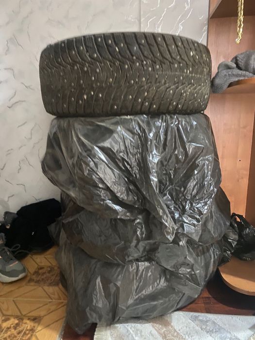 Продам зимние шины