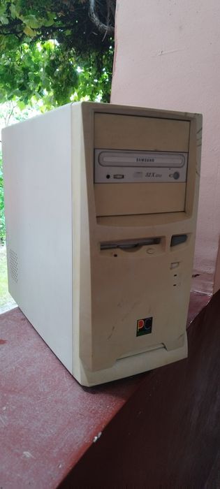 Vand pc retro, mouse cu bila, tastaturi