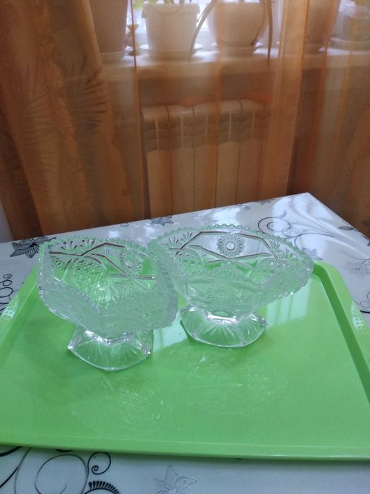 Вазочки стеклянные.