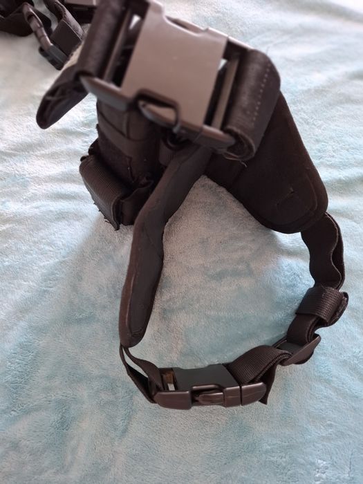 Toc universal pistol,  ptr picior,  partea dreaptă.
