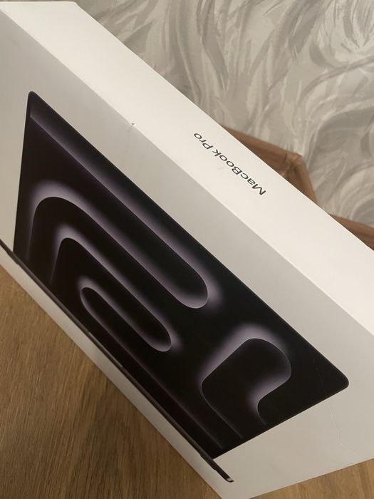 Apple MacbookPro 16inch 8TB SSD 128gb RAM