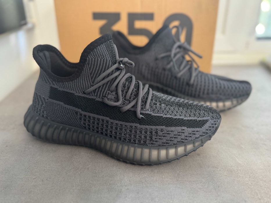 Adidasi Yeezy Boost 350 V2 - Adidas, Produs Nou Full Box, Premium Blk