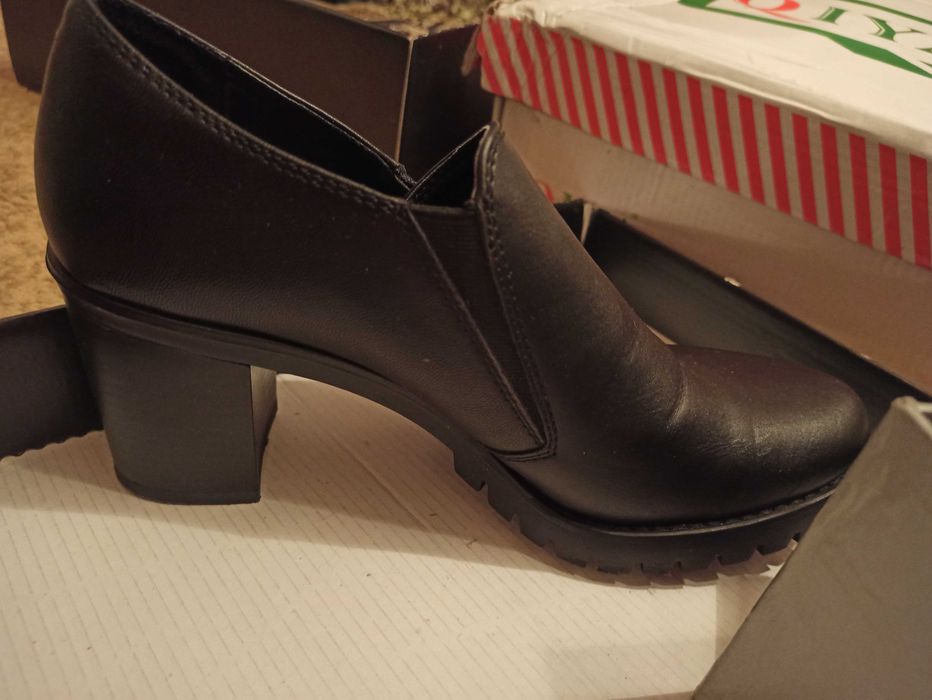 Продам полуботинки