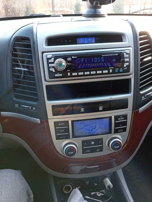 Vând autoturism Hyundai Santa Fe