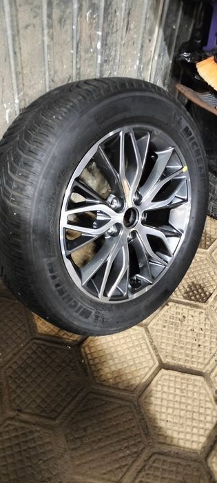 R 17 225/55 покрышка и диск