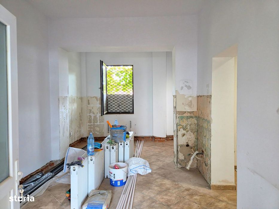 Spatiu Comercial De Inchiriat In Calimanesti