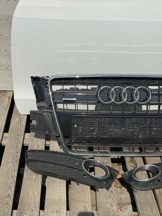 Предна решетка Audi A5 8T  / Coupe Quattro + решетка  халоген  face 8T0807681 8T0807682
