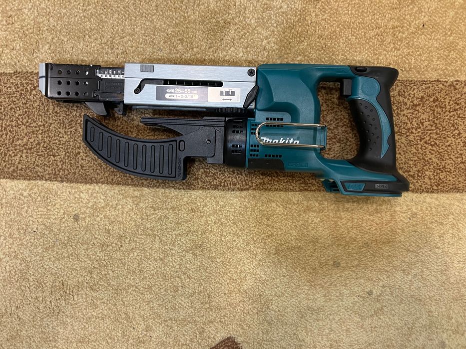 Mașină de înșurubat Makita DFR550