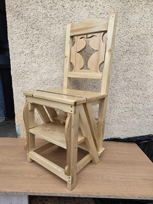 Scaun/scara din lemn de brad