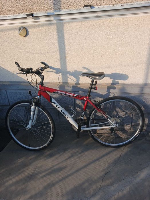 Bicicletă Trekking/Cross Balance Cross Rider – Jante Duble, Cauciucuri NOI Maxxis Kevlar, Schimbătoare Shimano