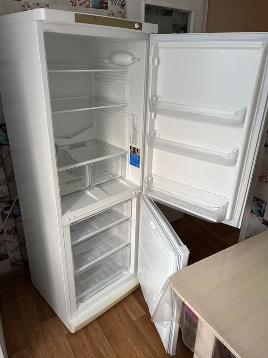 Холодильник indesit неисправный