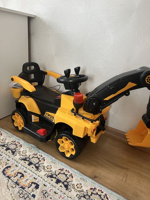Продам детский экскаватор