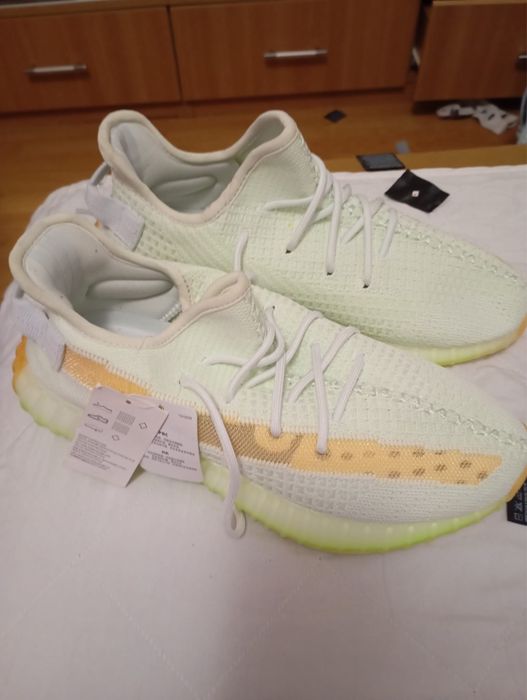 Yezzy 350 V2 bucuresti