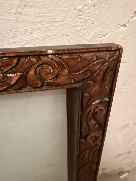 Красива рамка от дърворезба