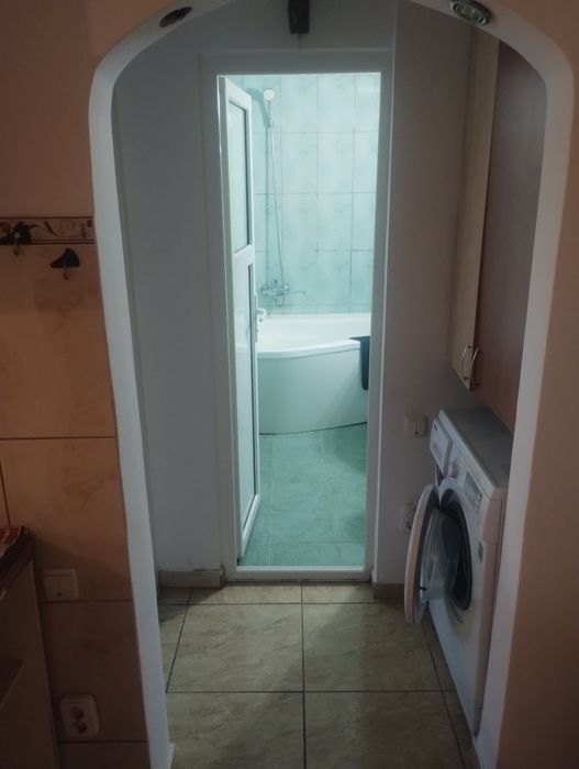 Închiriez apartament
