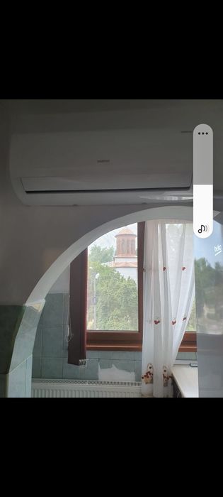 Închiriez garsoniera.