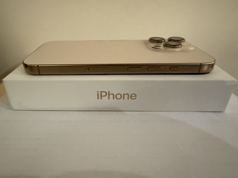 Iphone 16 Pro 256 с гаранция 9м+застраховка.