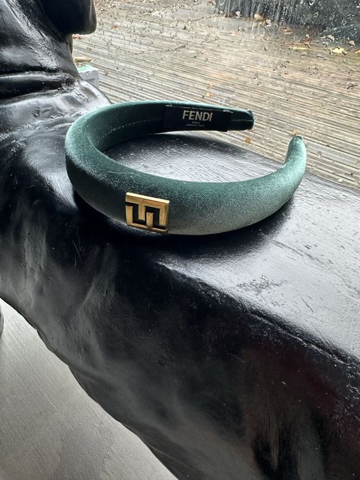 Диадеми Chanel Fendi