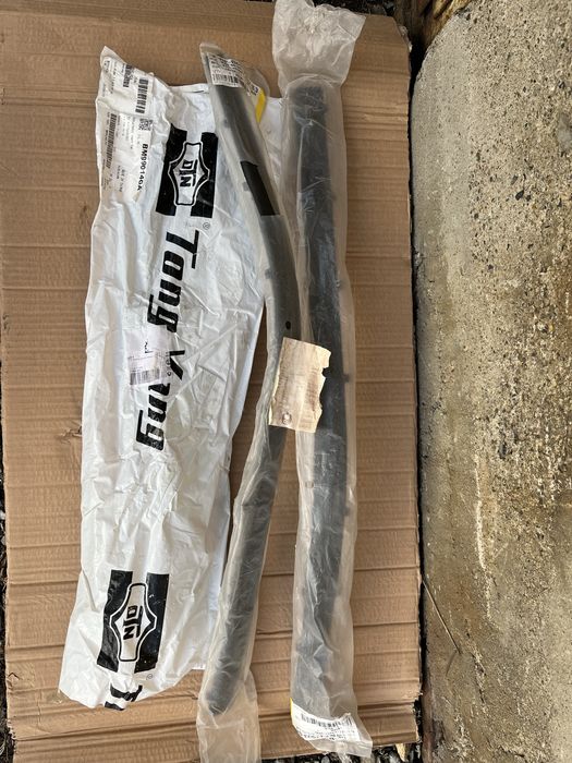 Бмв е39. Молдинги на передни бампер.