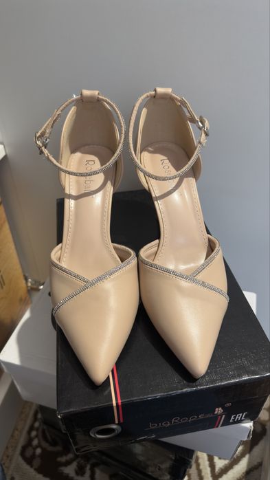 Туфли женские бежевые 38р