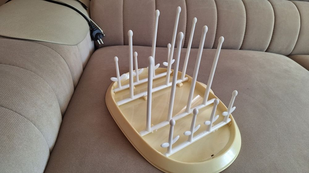 Продавам сушилник за бебешки шишета,биберони и други