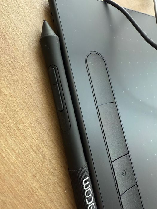 Графический планшет Wacom CTL6100WLK0 Intuos M Bluetooth Medium