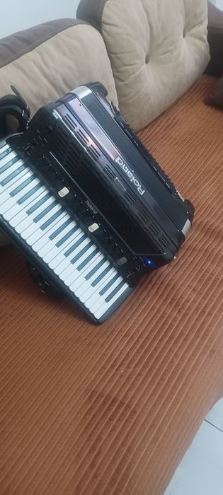 Vind acordeon roland fr 5