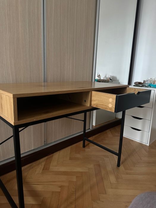 Birou Jysk stare super buna